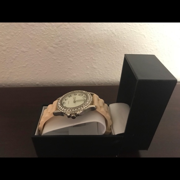 Silver and crystal watch with silicone band. - Picture 3 of 4